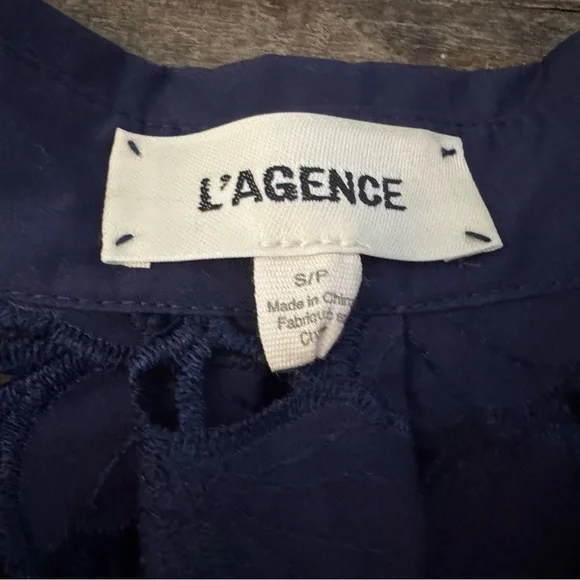 L’agence Seychelle lace top in navy. New with tags. Size s/p. 💙 - Picture 7 of 8